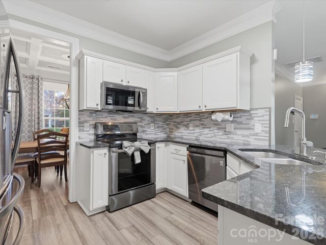 9414 Macquarie Lane, Charlotte, NC 28227