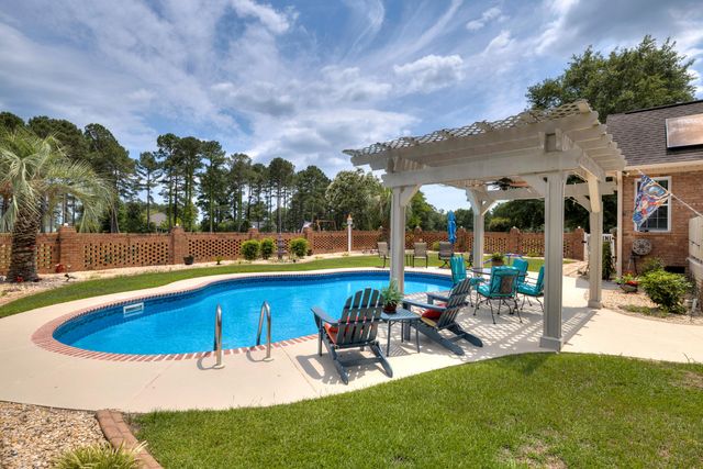 18 Lake Arbu Drive, Manning, SC 29102