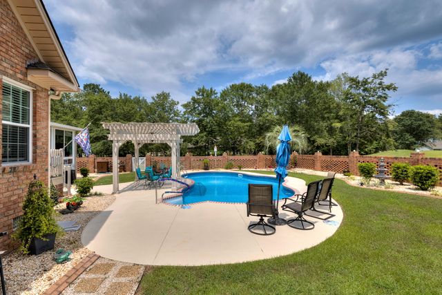 18 Lake Arbu Drive, Manning, SC 29102