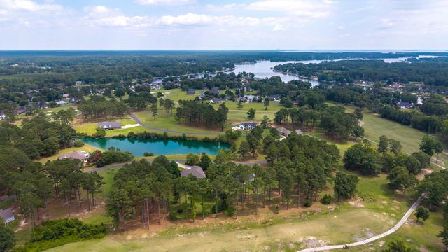 18 Lake Arbu Drive, Manning, SC 29102