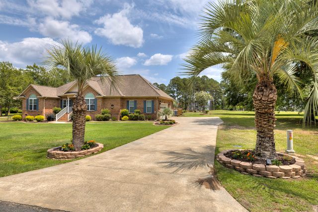 18 Lake Arbu Drive, Manning, SC 29102