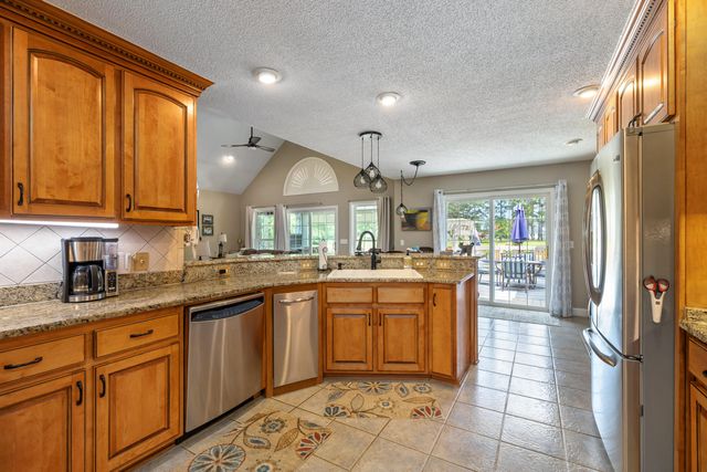 18 Lake Arbu Drive, Manning, SC 29102