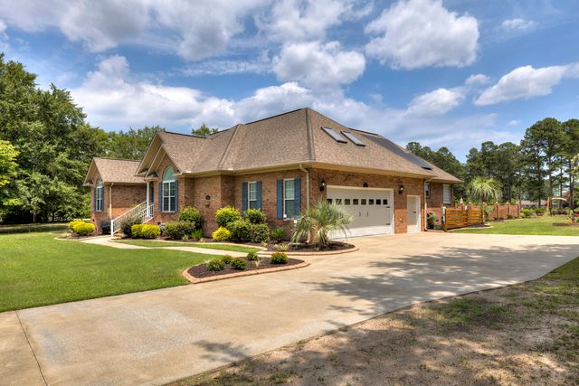18 Lake Arbu Drive, Manning, SC 29102