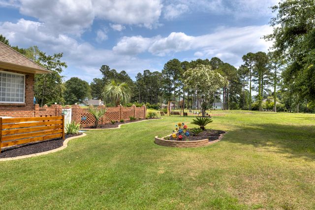 18 Lake Arbu Drive, Manning, SC 29102