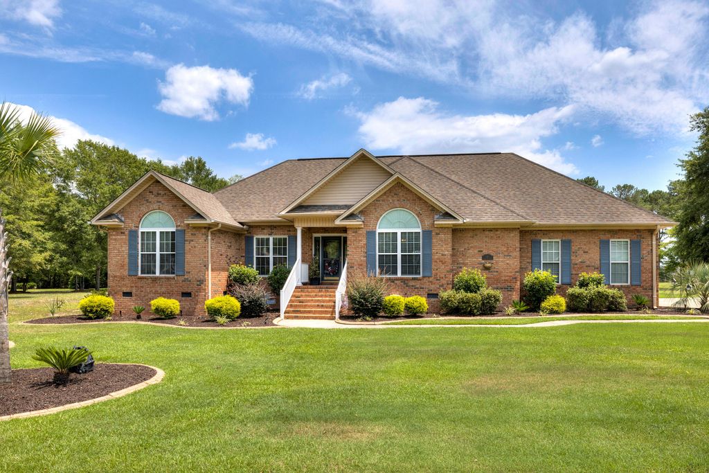 18 Lake Arbu Drive, Manning, SC 29102