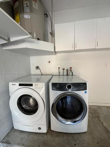 16060 SW 87th Ter 0, Miami, FL 33193