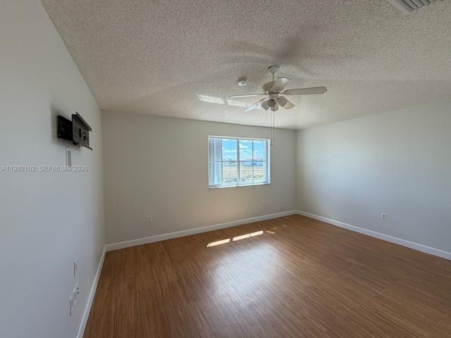 16060 SW 87th Ter 0, Miami, FL 33193