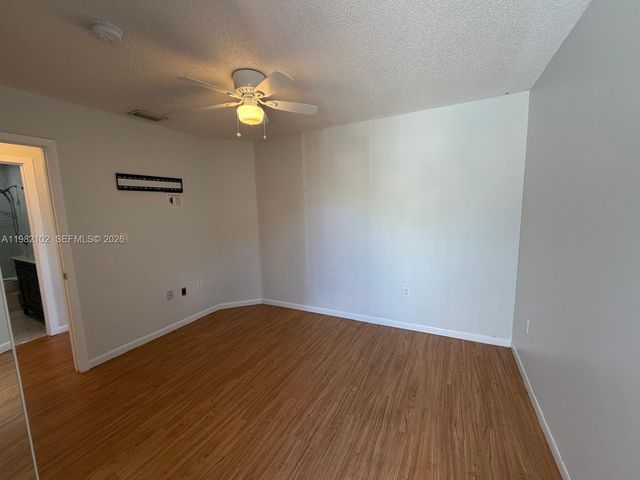 16060 SW 87th Ter 0, Miami, FL 33193