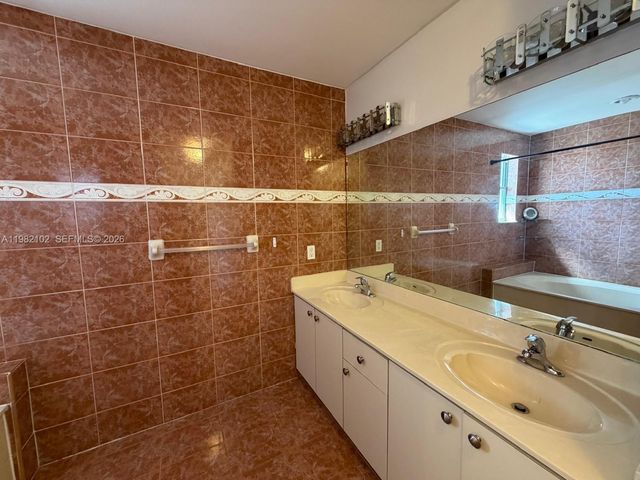 16060 SW 87th Ter 0, Miami, FL 33193