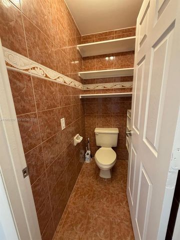 16060 SW 87th Ter 0, Miami, FL 33193