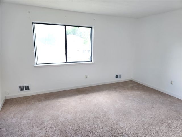 153 Windsorshire Drive, Ogden, NY 14624