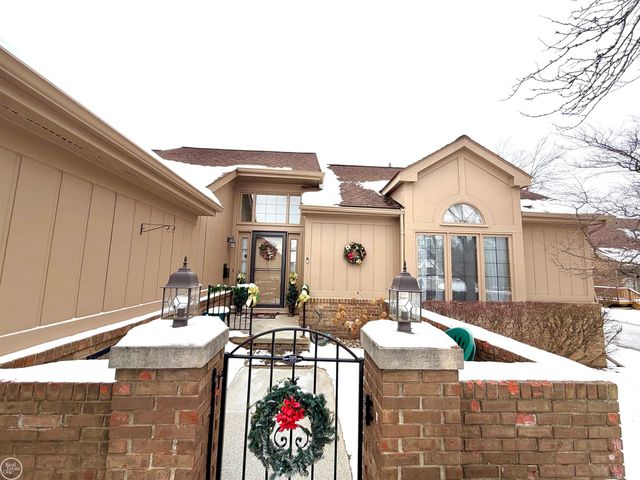 37884 N Laurel Park Drive Unit 43, Building 21, Livonia, MI 48152