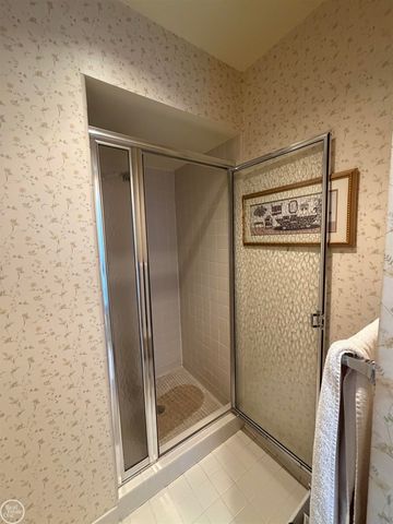 37884 N Laurel Park Drive Unit 43, Building 21, Livonia, MI 48152