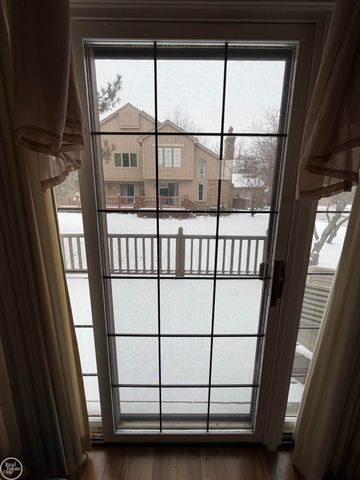 37884 N Laurel Park Drive Unit 43, Building 21, Livonia, MI 48152