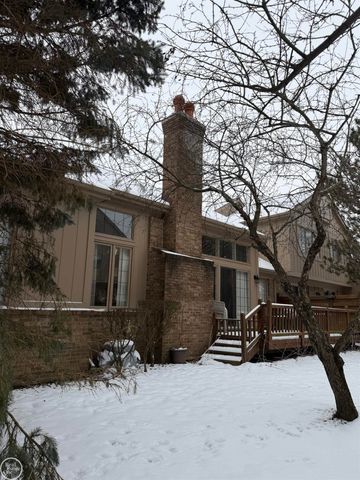 37884 N Laurel Park Drive Unit 43, Building 21, Livonia, MI 48152