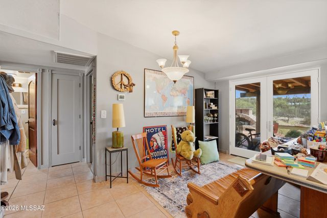 220 E Magee, Tucson, AZ 85704