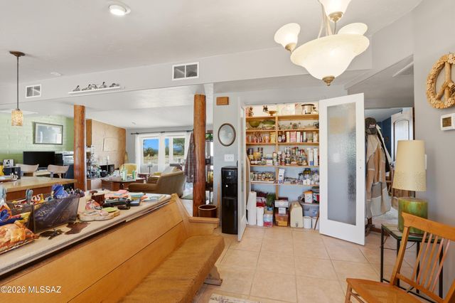 220 E Magee, Tucson, AZ 85704