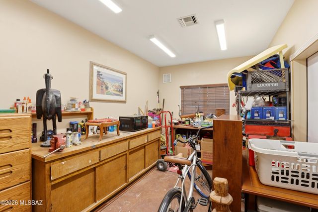 220 E Magee, Tucson, AZ 85704