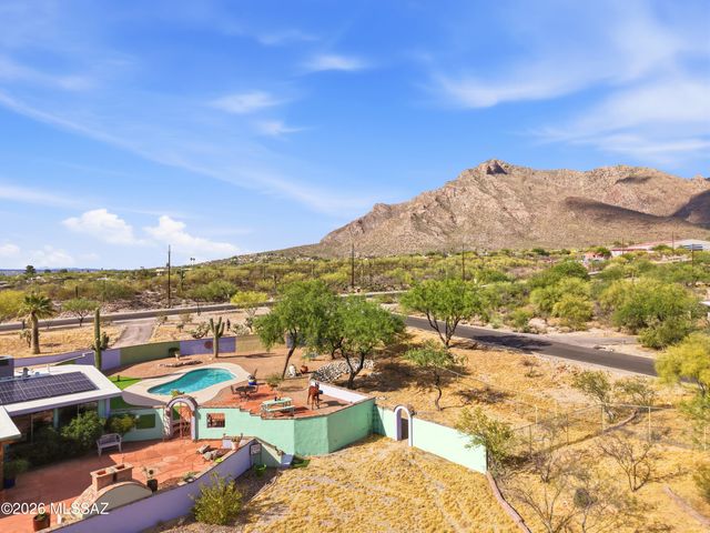 220 E Magee, Tucson, AZ 85704