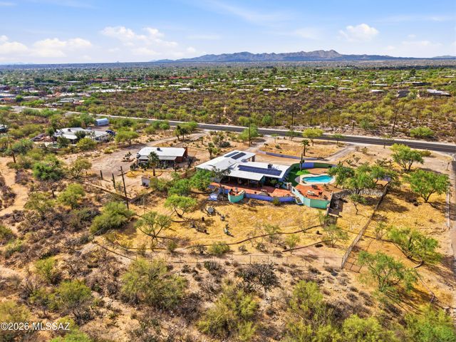 220 E Magee, Tucson, AZ 85704