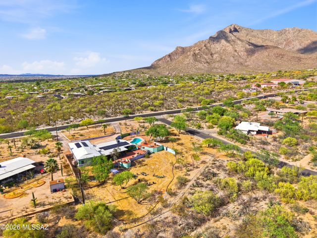 220 E Magee, Tucson, AZ 85704