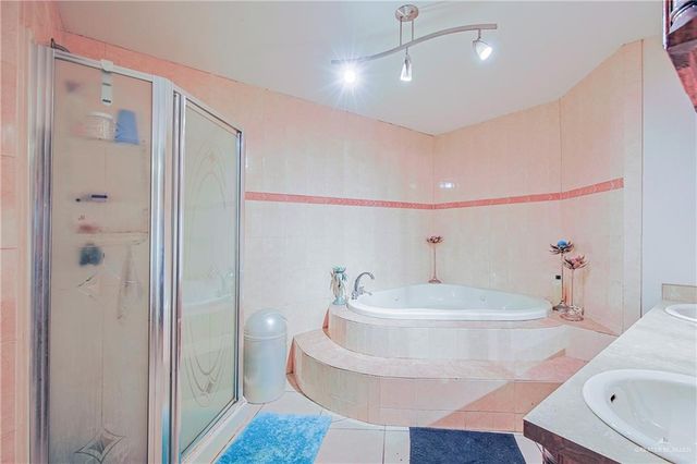 1722 Blue Bird Avenue, Penitas, TX 78576