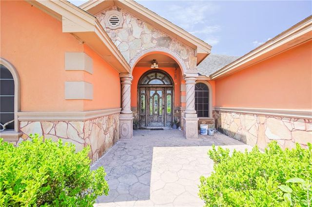 1722 Blue Bird Avenue, Penitas, TX 78576