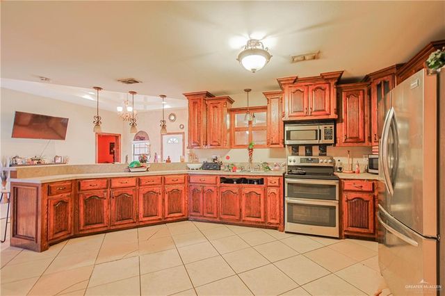 1722 Blue Bird Avenue, Penitas, TX 78576