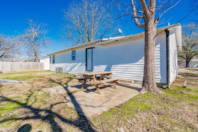 2401 Gilmer Street, Caddo Mills, TX 75135