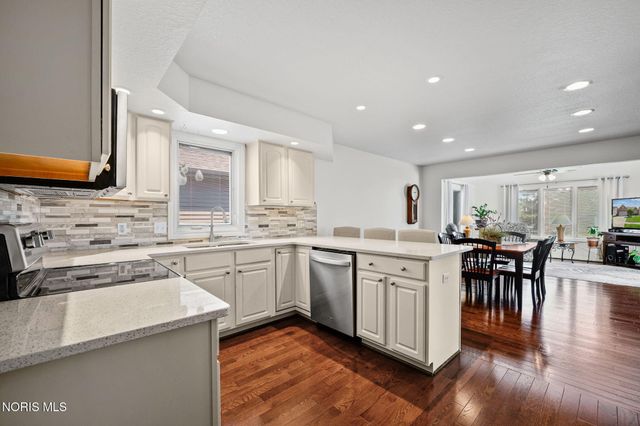 10101 S Shannon Hills Drive, Perrysburg, OH 43551