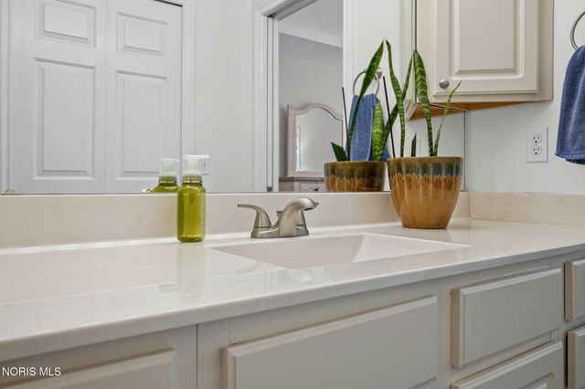 10101 S Shannon Hills Drive, Perrysburg, OH 43551