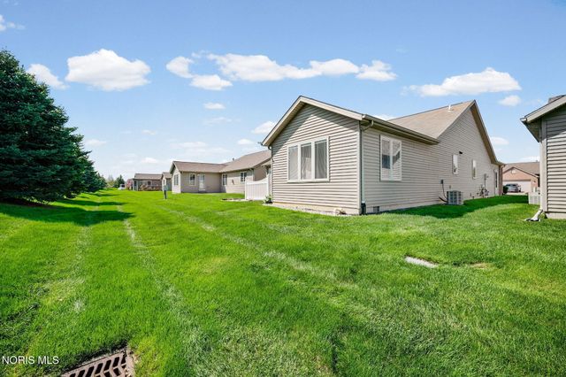 10101 S Shannon Hills Drive, Perrysburg, OH 43551