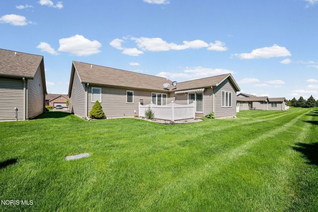 10101 S Shannon Hills Drive, Perrysburg, OH 43551