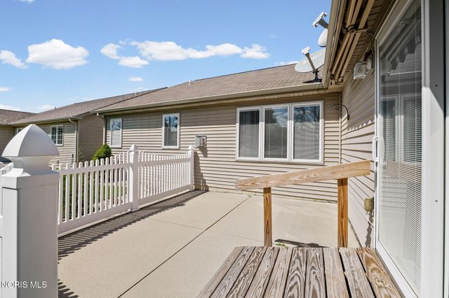 10101 S Shannon Hills Drive, Perrysburg, OH 43551