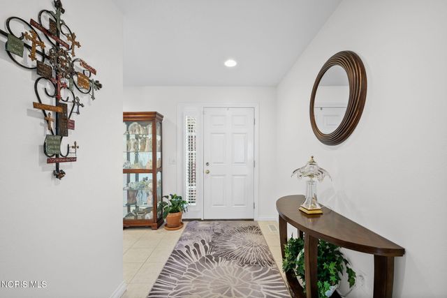 10101 S Shannon Hills Drive, Perrysburg, OH 43551