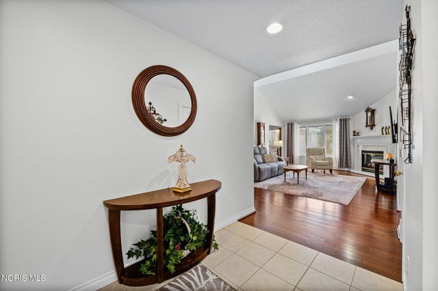 10101 S Shannon Hills Drive, Perrysburg, OH 43551