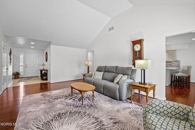 10101 S Shannon Hills Drive, Perrysburg, OH 43551