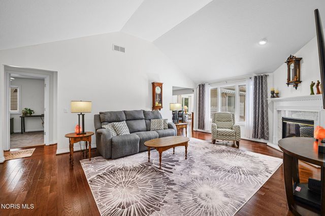 10101 S Shannon Hills Drive, Perrysburg, OH 43551