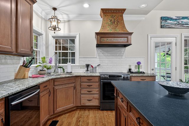 108 Eighteen Grand Pl, Cookeville, TN 38506