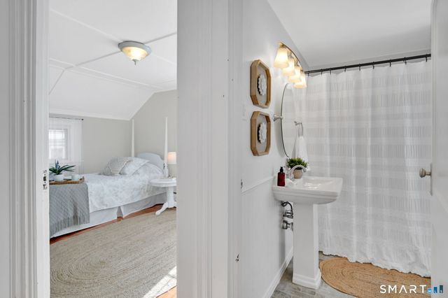 5 Coe Avenue, Portland, CT 06480