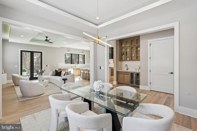 6913 BERKELEY ST, Falls Church, VA 22043