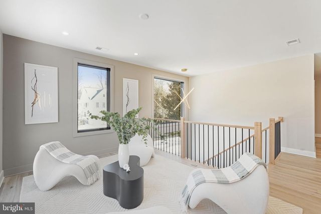 6913 BERKELEY ST, Falls Church, VA 22043