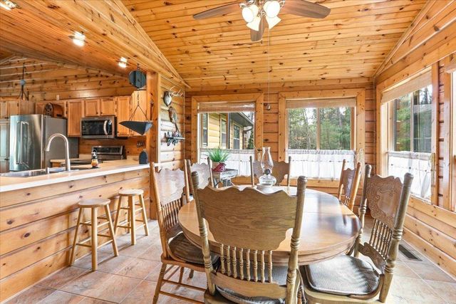 N8273 Oak Hollow Trail, New Lisbon, WI 53950