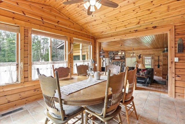 N8273 Oak Hollow Trail, New Lisbon, WI 53950