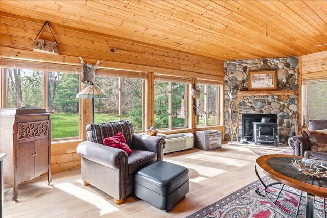 N8273 Oak Hollow Trail, New Lisbon, WI 53950