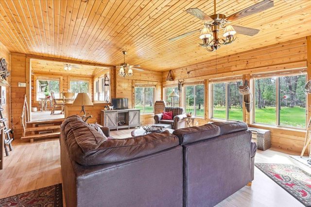 N8273 Oak Hollow Trail, New Lisbon, WI 53950