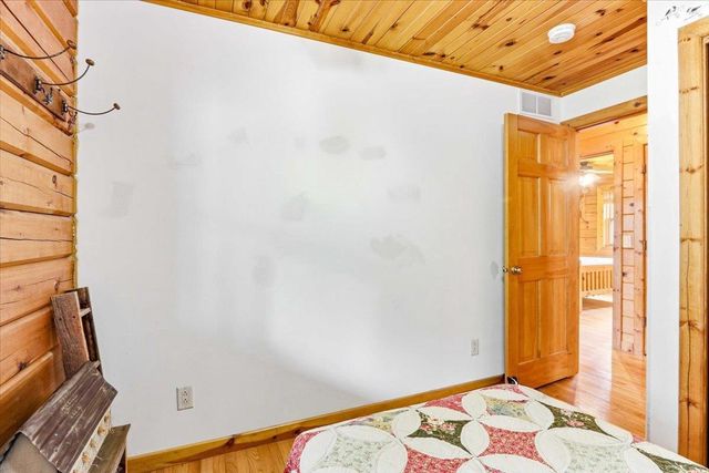 N8273 Oak Hollow Trail, New Lisbon, WI 53950