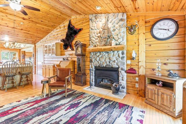 N8273 Oak Hollow Trail, New Lisbon, WI 53950