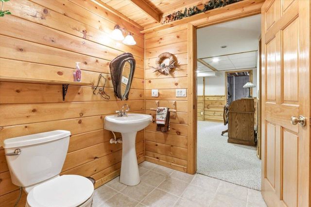 N8273 Oak Hollow Trail, New Lisbon, WI 53950