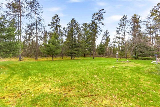 N8273 Oak Hollow Trail, New Lisbon, WI 53950